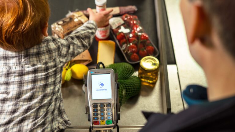 Lowering payment acceptance costs in the hospitality sector
